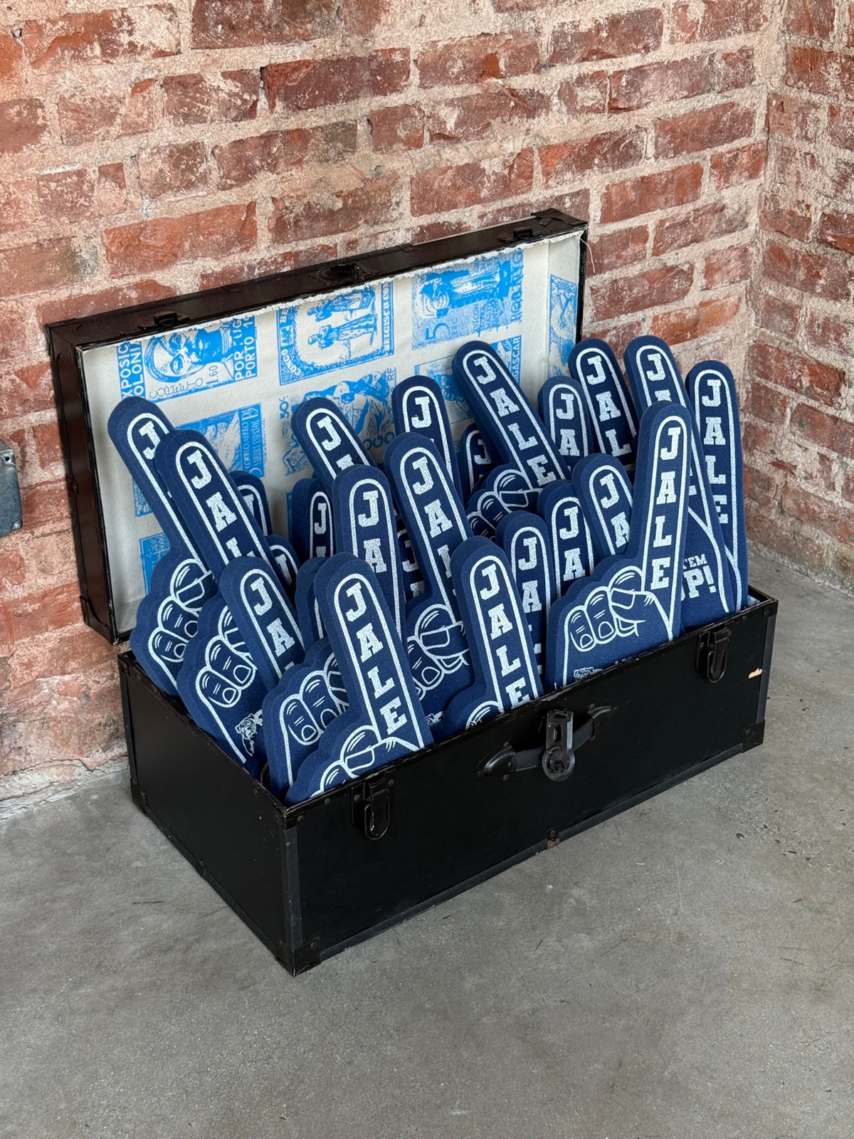 jale foamfingers box